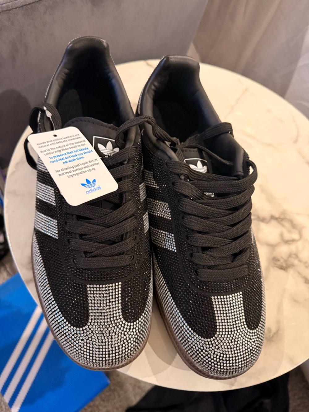 HIGHLY SOUGHT AFTER CRYSTAL SAMBA ADIDAS - Picture 4 of 9